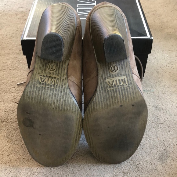 Suede Laced-Up Bootie - Picture 6 of 8